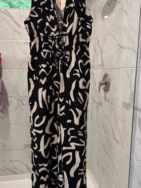 Monteau Black & Cream Abstract Sleeveless Jumpsuit